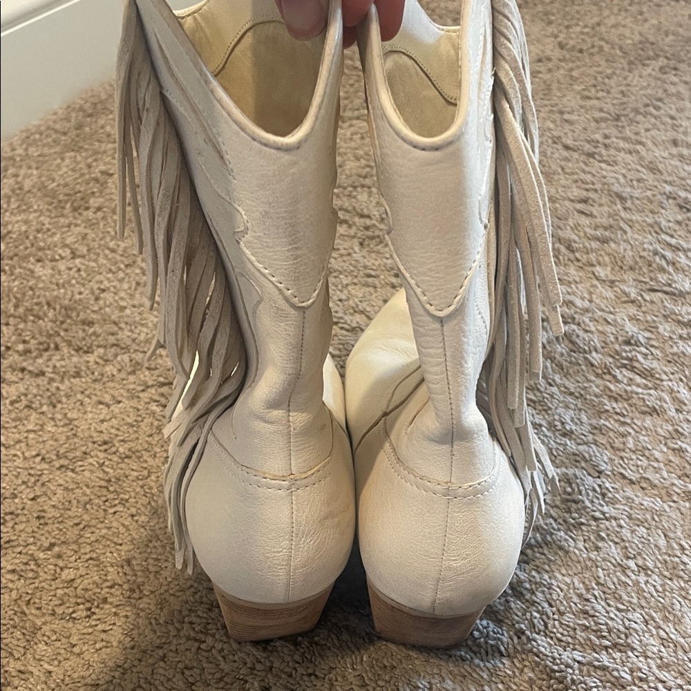 Dolce Vita Cream Fringe Western Boots - Picture 3 of 8